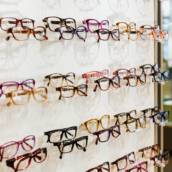 Atendimento personalizado de lentes de grau 