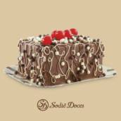 Bolo Trufado de chocolate preto e branco