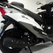 LINDY 125