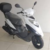 LINDY 125