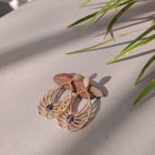 Brinco dourado com pedra marrom semi joia MyF