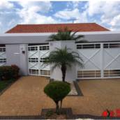 CÓD. CA016 - Casa em Centro -