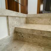 Escada Mármore Travertino sem brilho