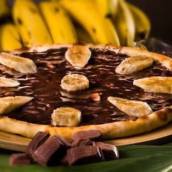 Pizzas doces de sonho de valsa e pizza doce de banana com chocolate