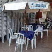 Aluguel Mesa com 4 cadeiras e Ombrelone (Guarda-Sol) 