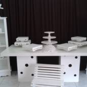 mesa clean branca e acessórios 