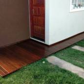 Deck de entrada em madeira de Ipe