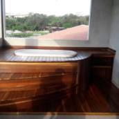 Revestimento de Jacuzzi em madeira ipê