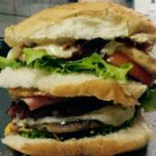 Hamburger caseiro ou Tradicional com 120 g !!