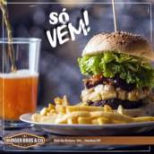 Combo. Burger + fritas + free refil