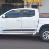 Estribo personalizado na cor branca e engate reforçado com tração de 1200kg para S-10 2017!