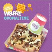 Waffle de Ovomaltine com gotas de chocolate.