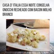 Gnocchi recheado com bacon e molho branco 