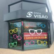 ADESIVO EM VITRINE 