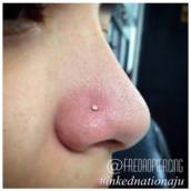 Piercing no nariz 