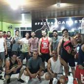Treinamentos funcionais e musculação.