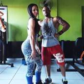 Treinamentos funcionais e musculação.