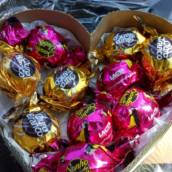 Coração com chocolates