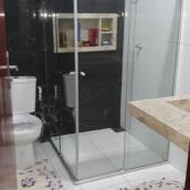 Box de canto e espelho