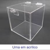 Urna em acrílico