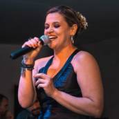 Cantora em Casamento