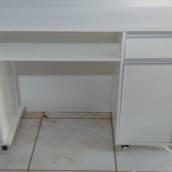 Mesa com rodinhas de silicone - Bauru