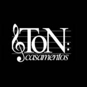 Piano Digital + Voz masculina + Voz feminina + Violino + Clarinadas + Percussão