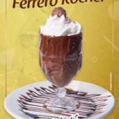 Taça de sorvete artesanal com Ferrero Rocher