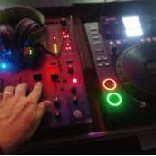 Locutor e DJ Fabiano Andreuci 