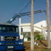 Entrega e Instalação de Postes