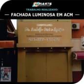 Fachada luminosa em ACM