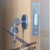 Instalação de trava de segurança com chave tetra.