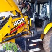 Troca de para-brisa de trator em Bauru