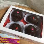 Caixa com 4 bombons de morango 