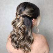 Maquiagem profissional e penteados para eventos