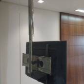 Suporte Instalado com cabeamento embutido