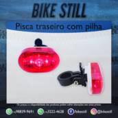 Pisca traseiro à pilha