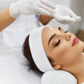 Limpeza de Pele - Rosto Radiante e Saudável no Centro Estético Anita Lopes