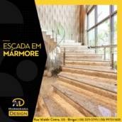 ESCADA EM MÁRMORE