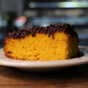 Bolo de cenoura com chocolate
