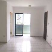 Apartamento com 3 quartos, 71 m², à venda por R$ 225.000