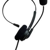 MODELO COM HEADSET