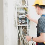 Instalação e manutenção elétrica em comércio