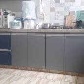 Mdf Cinza sagrado com detalhes em azul