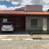 Casa em condomínio fechado próximo ao Shopping