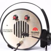 MODELO COM HEADSET