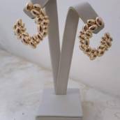 Brinco com banho de ouro