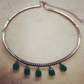 Choker de zircônia esmeralda e negra