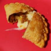 Empanadas Salgada Carne com Queijo