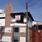 Casa em rua pública no bairro Brasília, para venda ou locação